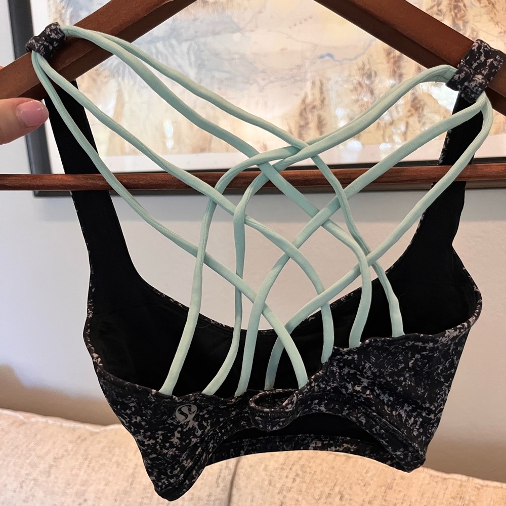 Lululemon bra size 6